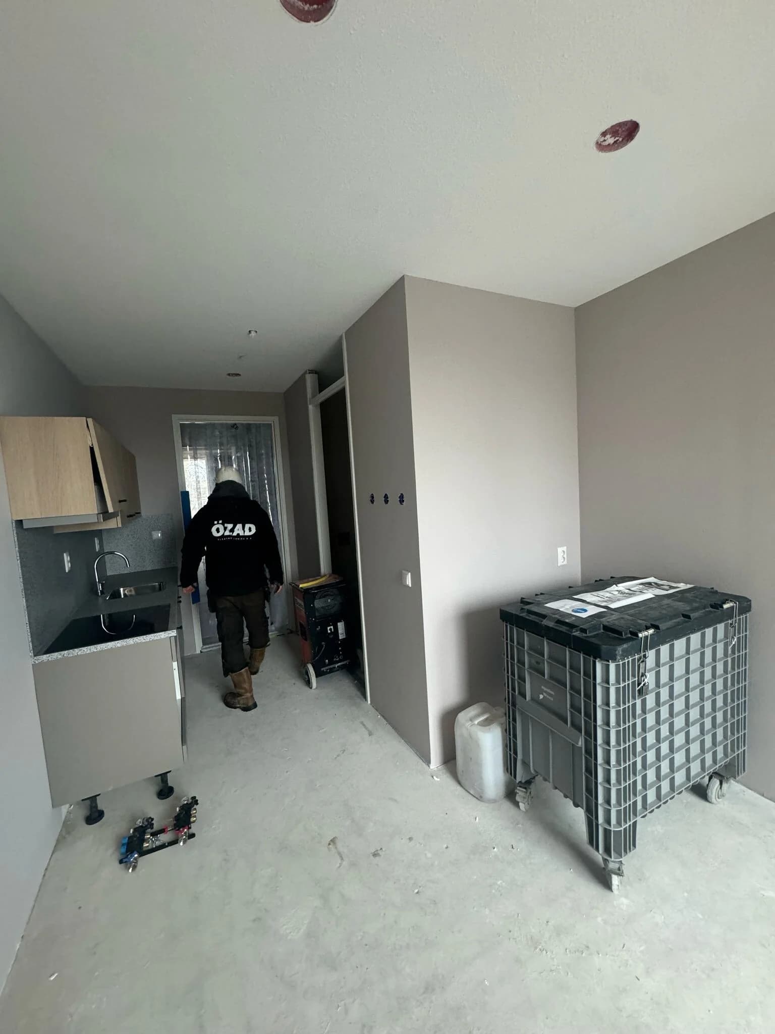 Özad Elektrotechniek team aan het werk